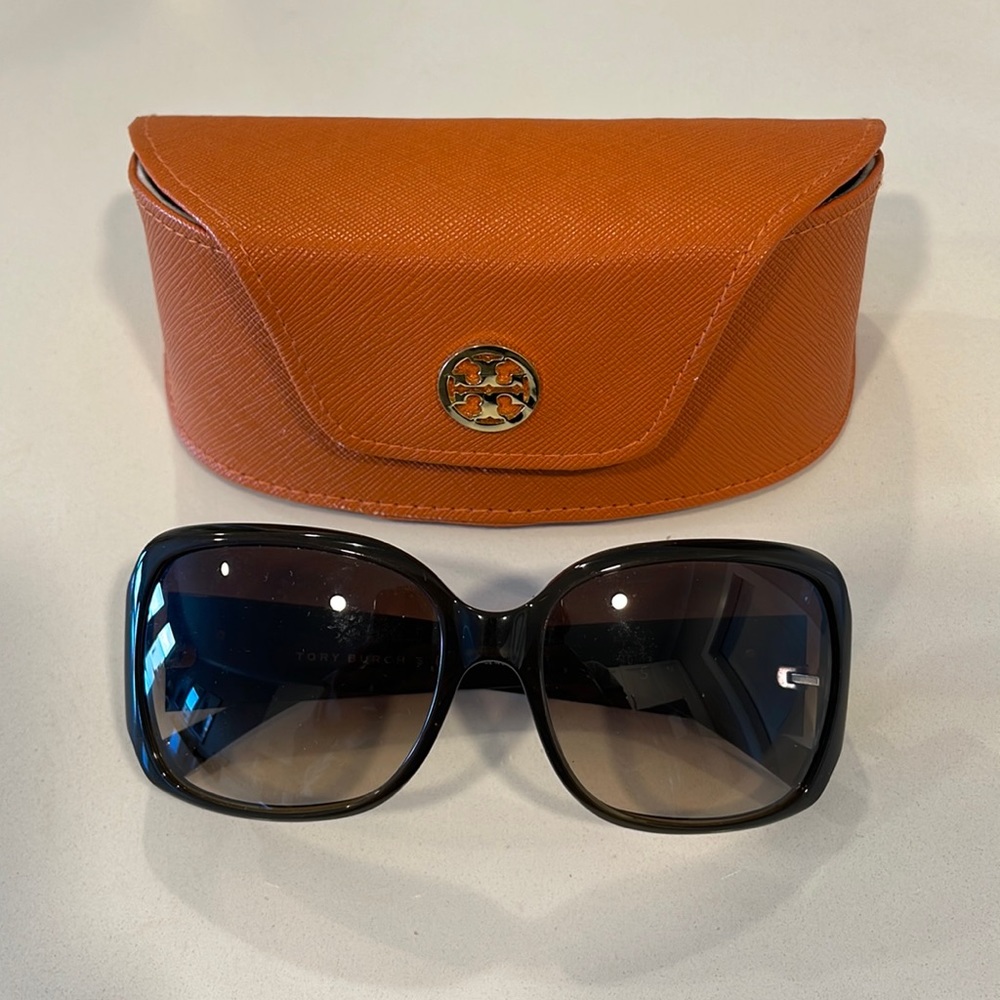 TORY BURCH sunglasses